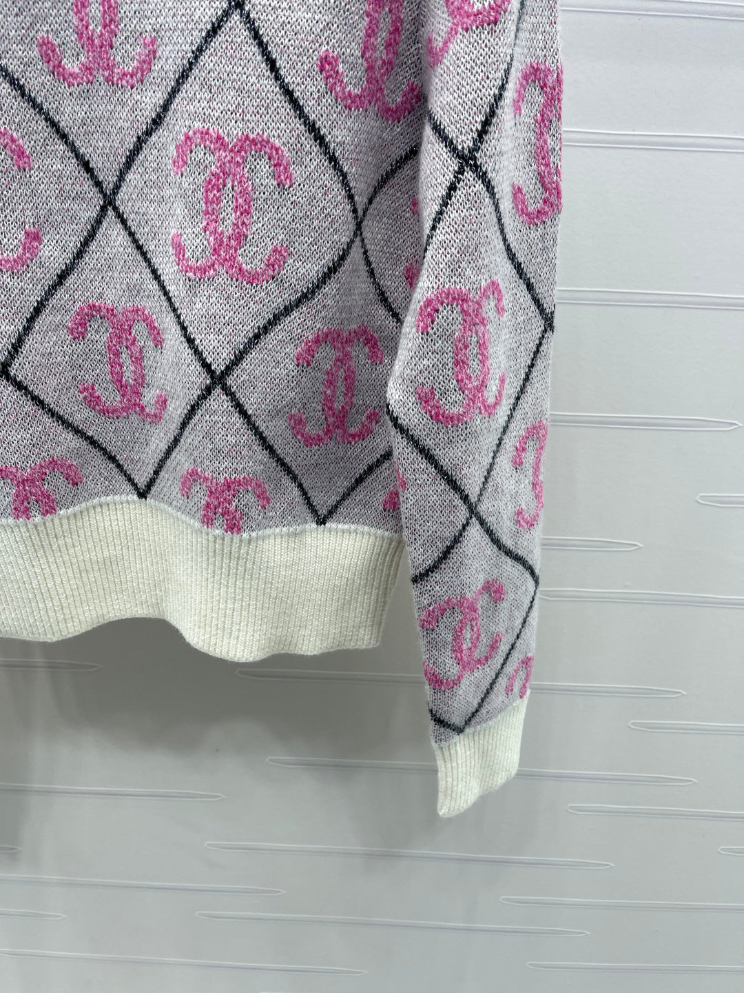 25fw Lingge round neck knitted sweater