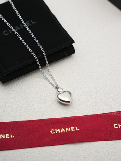 25 new silver round diamond resin heart necklace