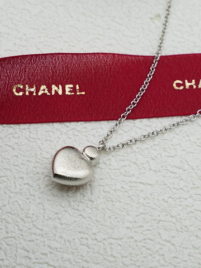 25 new silver round diamond resin heart necklace