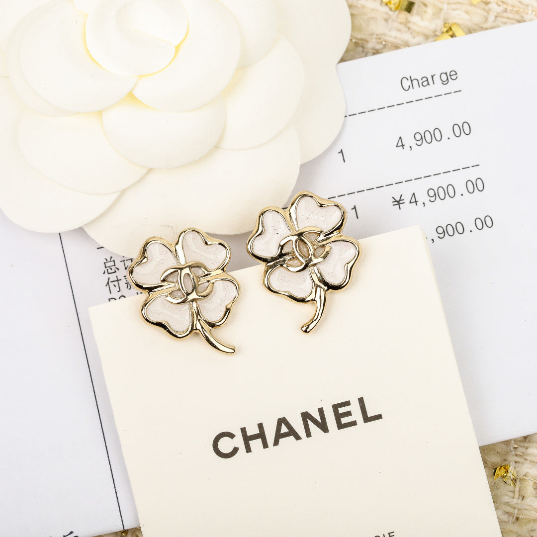 New four-leaf clover double C earrings