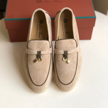25A loafers