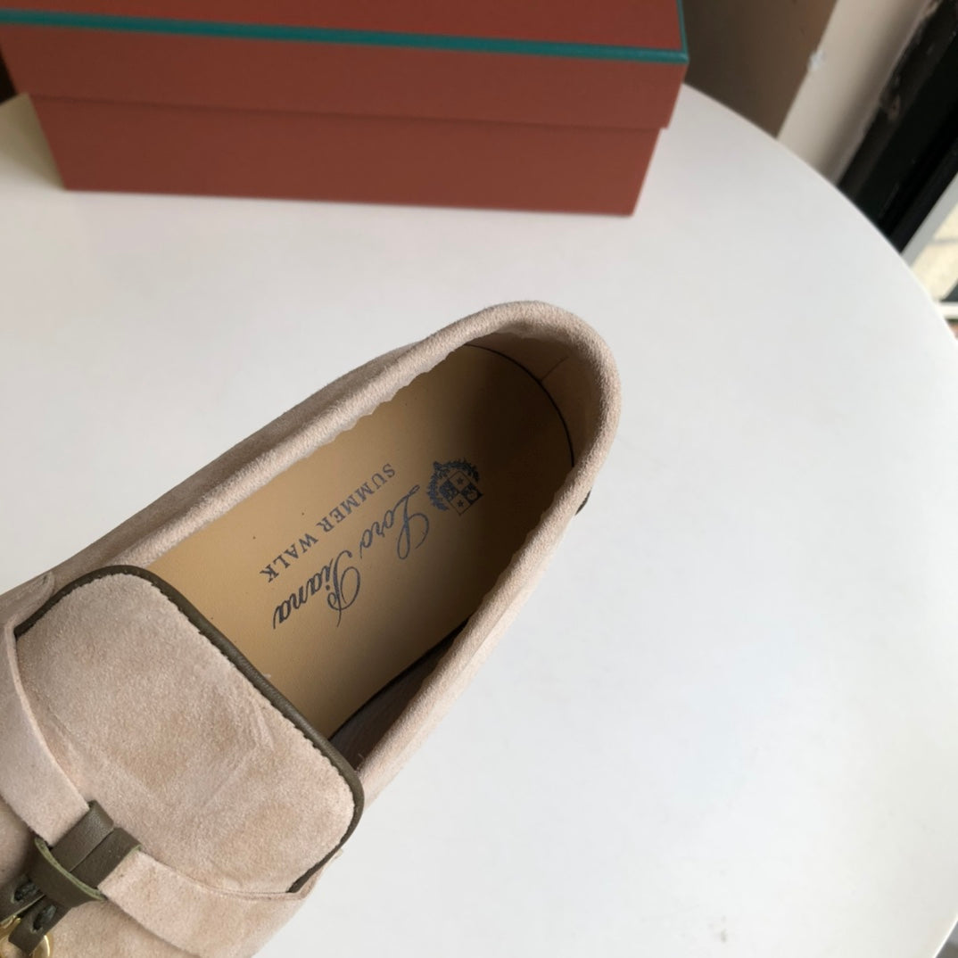25A loafers