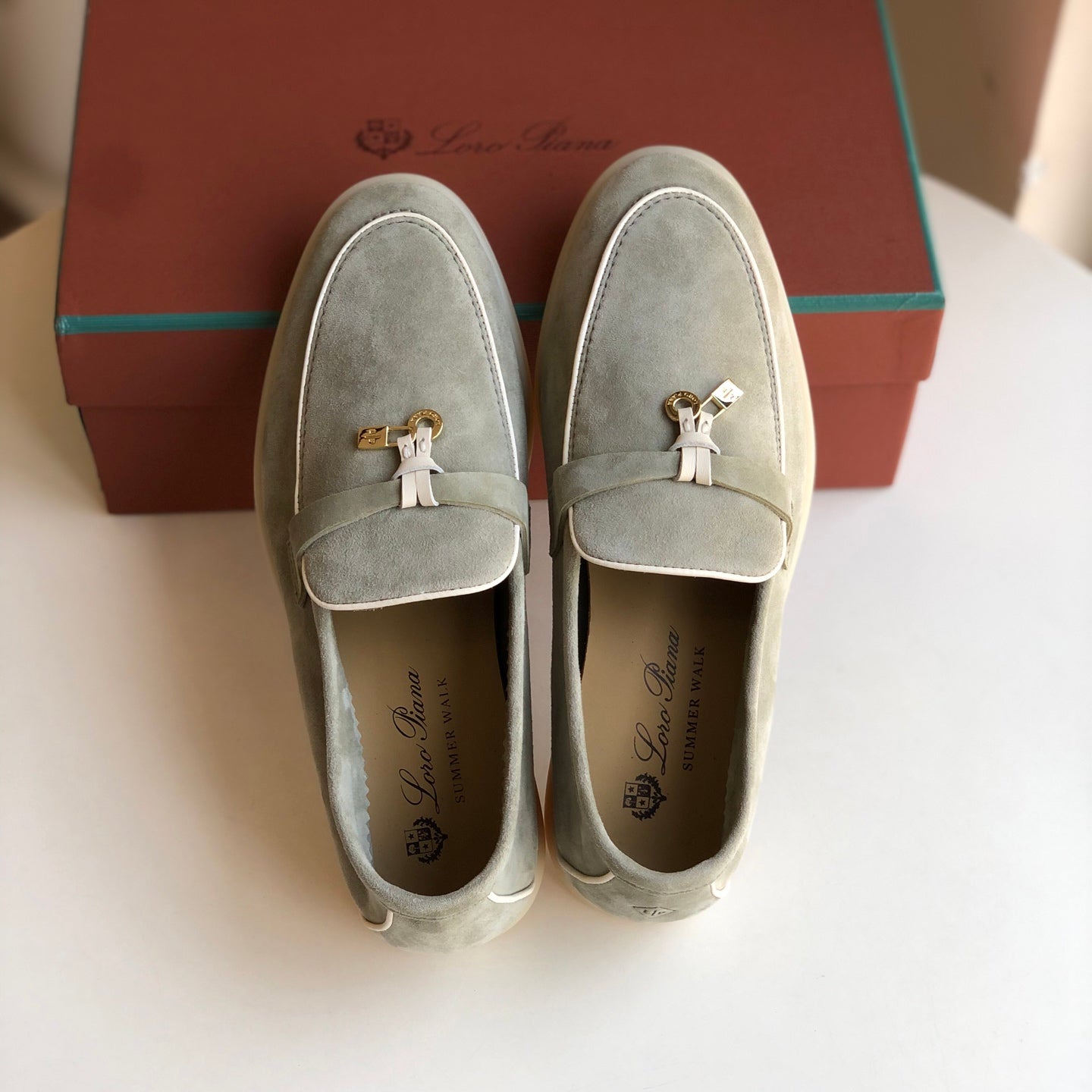 25A loafers