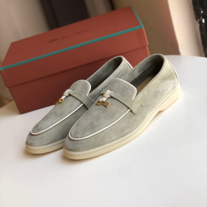 25A loafers