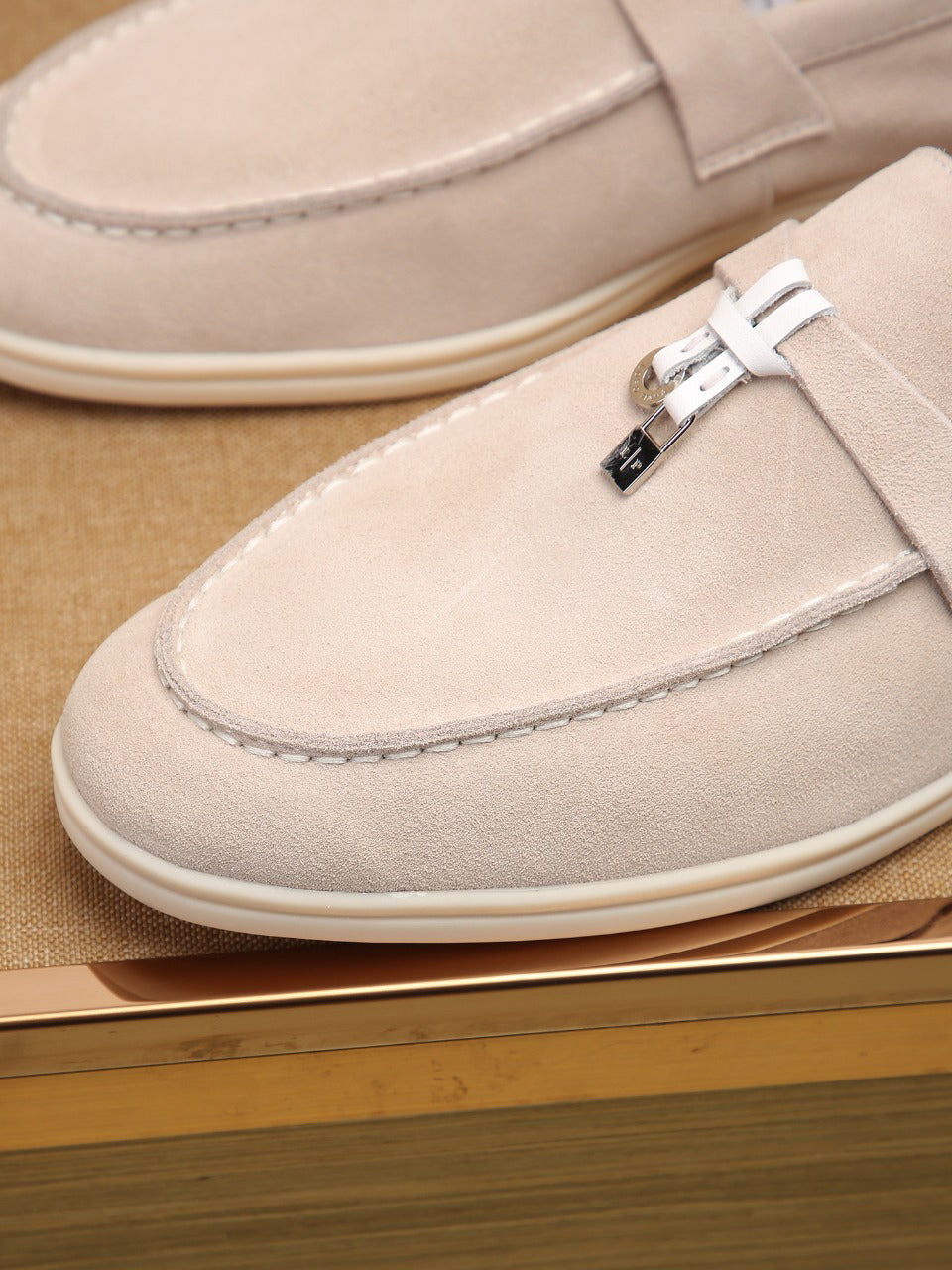 25A loafers