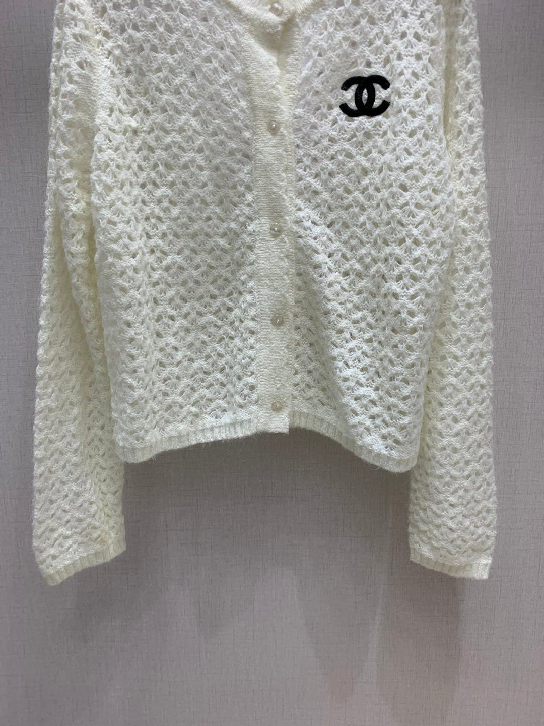 25fw Hollow out round neck knitted cardigan