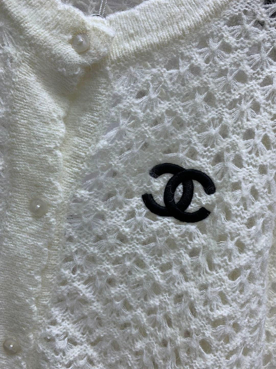 25fw Hollow out round neck knitted cardigan