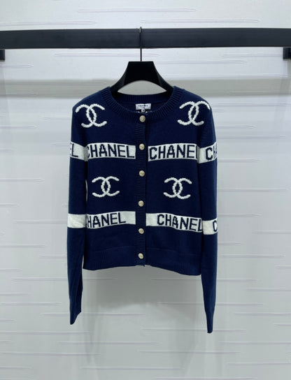 25fw Striped crochet round neck long sleeved cardigan