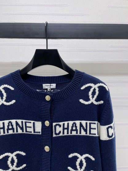 25fw Striped crochet round neck long sleeved cardigan