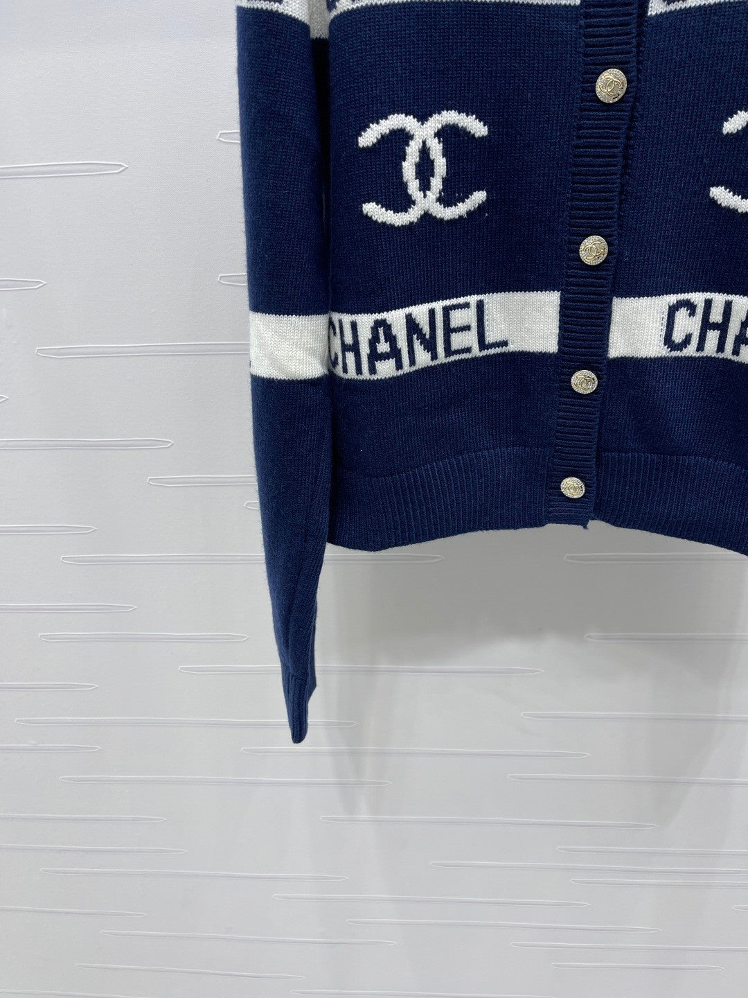 25fw Striped crochet round neck long sleeved cardigan