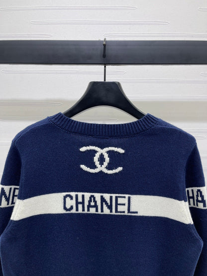 25fw Striped crochet round neck long sleeved cardigan