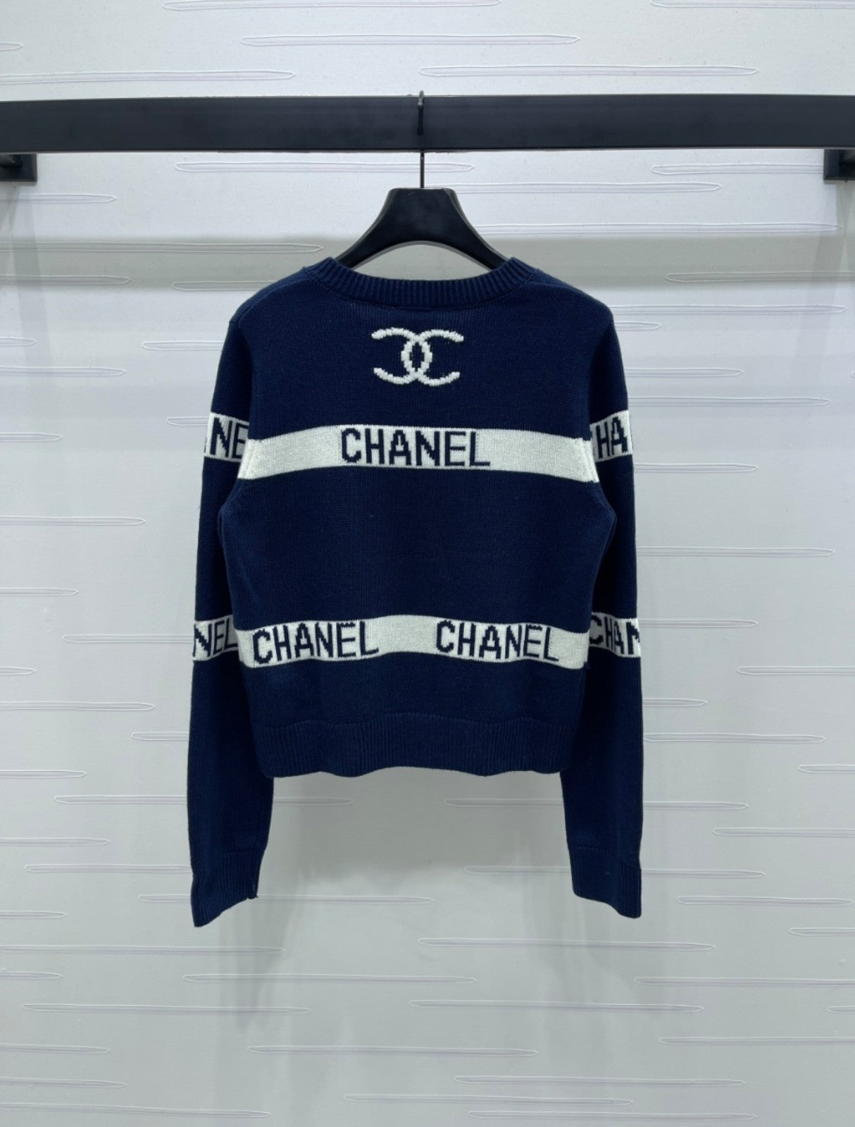 25fw Striped crochet round neck long sleeved cardigan