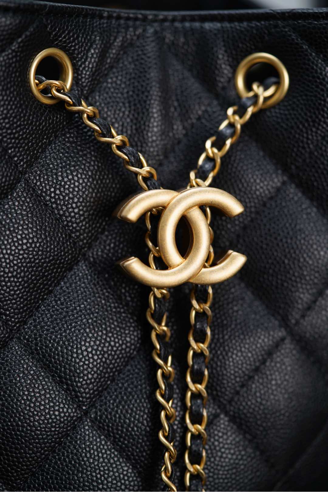 Drawstring bucket bag（Black)