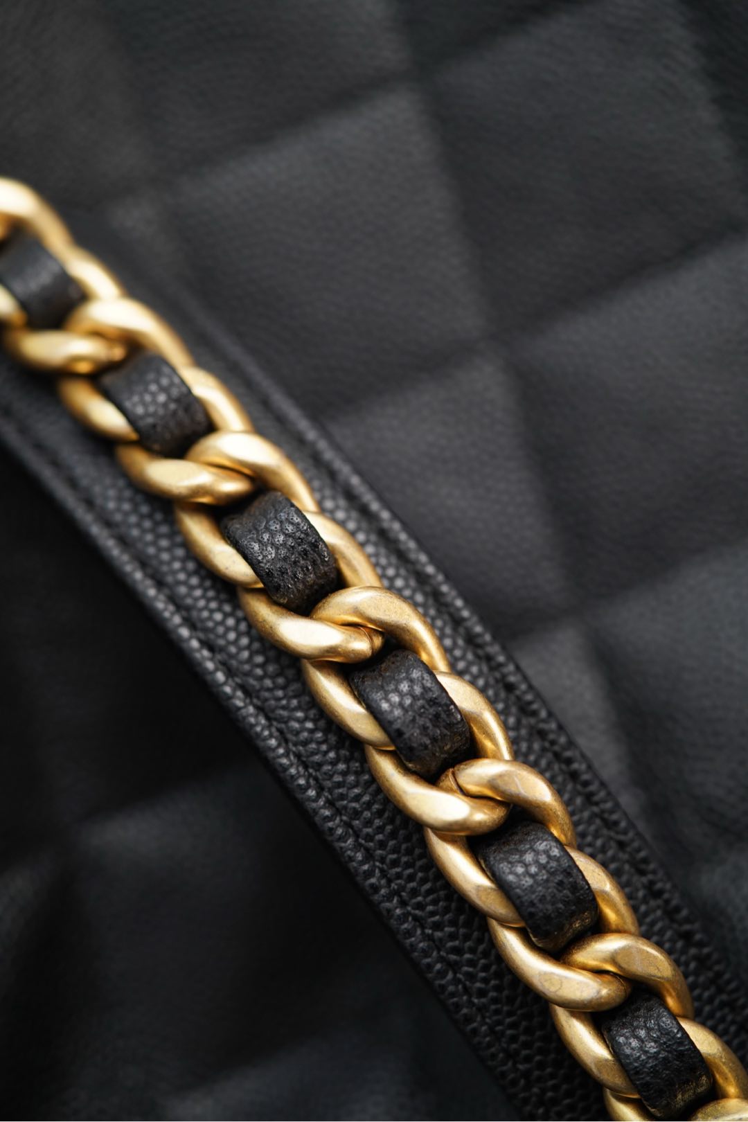 Drawstring bucket bag（Black)