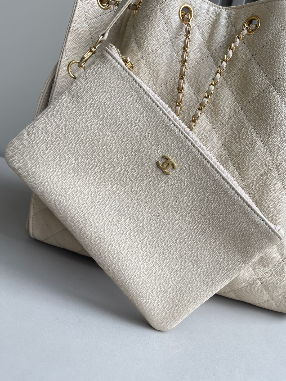 Drawstring bucket bag (beige)