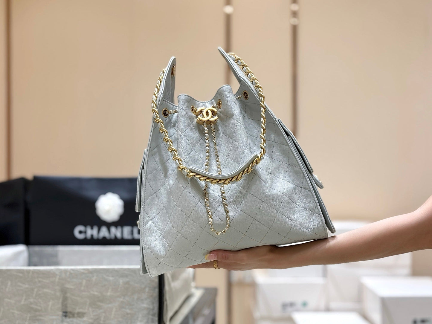 Drawstring bucket bag (light blue）