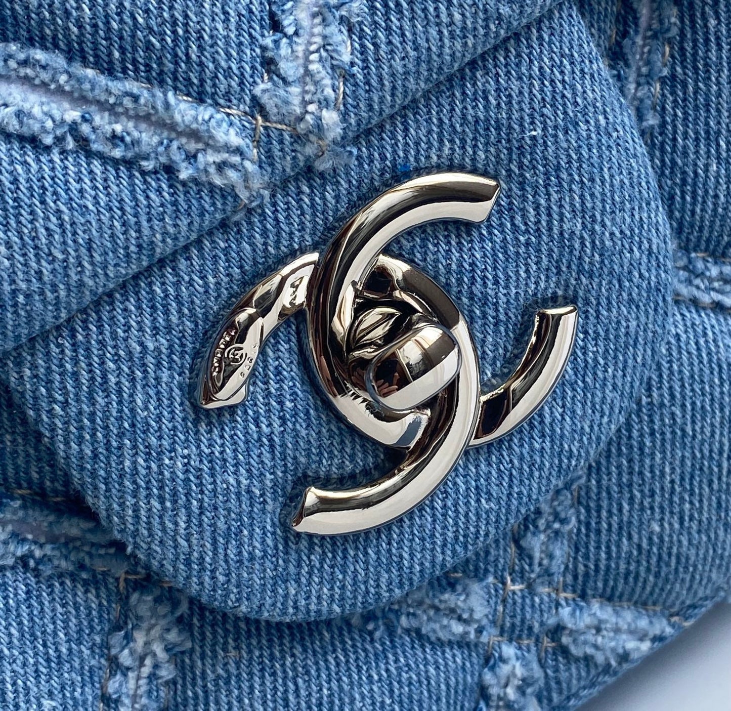 New denim chain shoulder bag