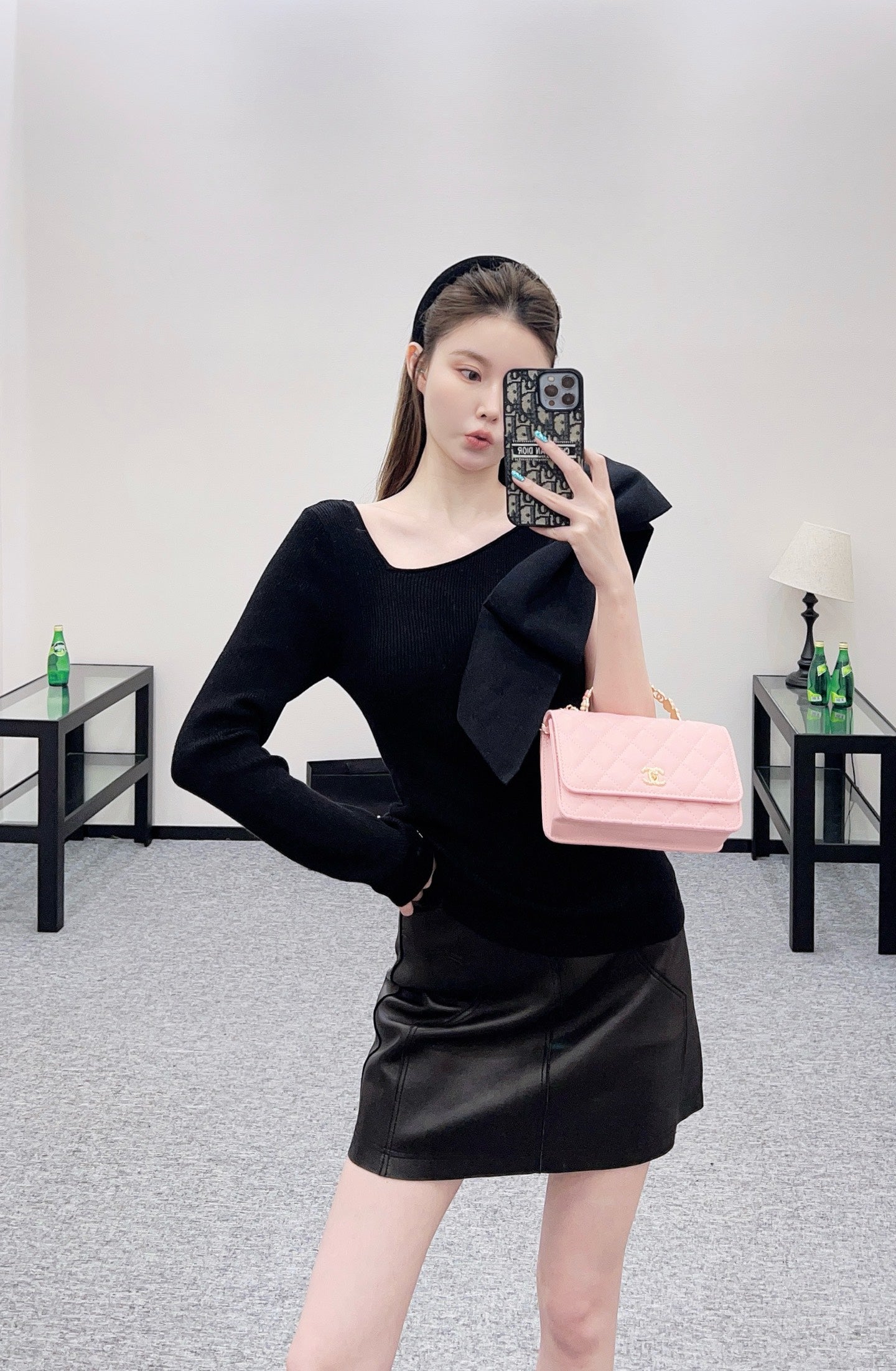 Single sleeve bow knit top