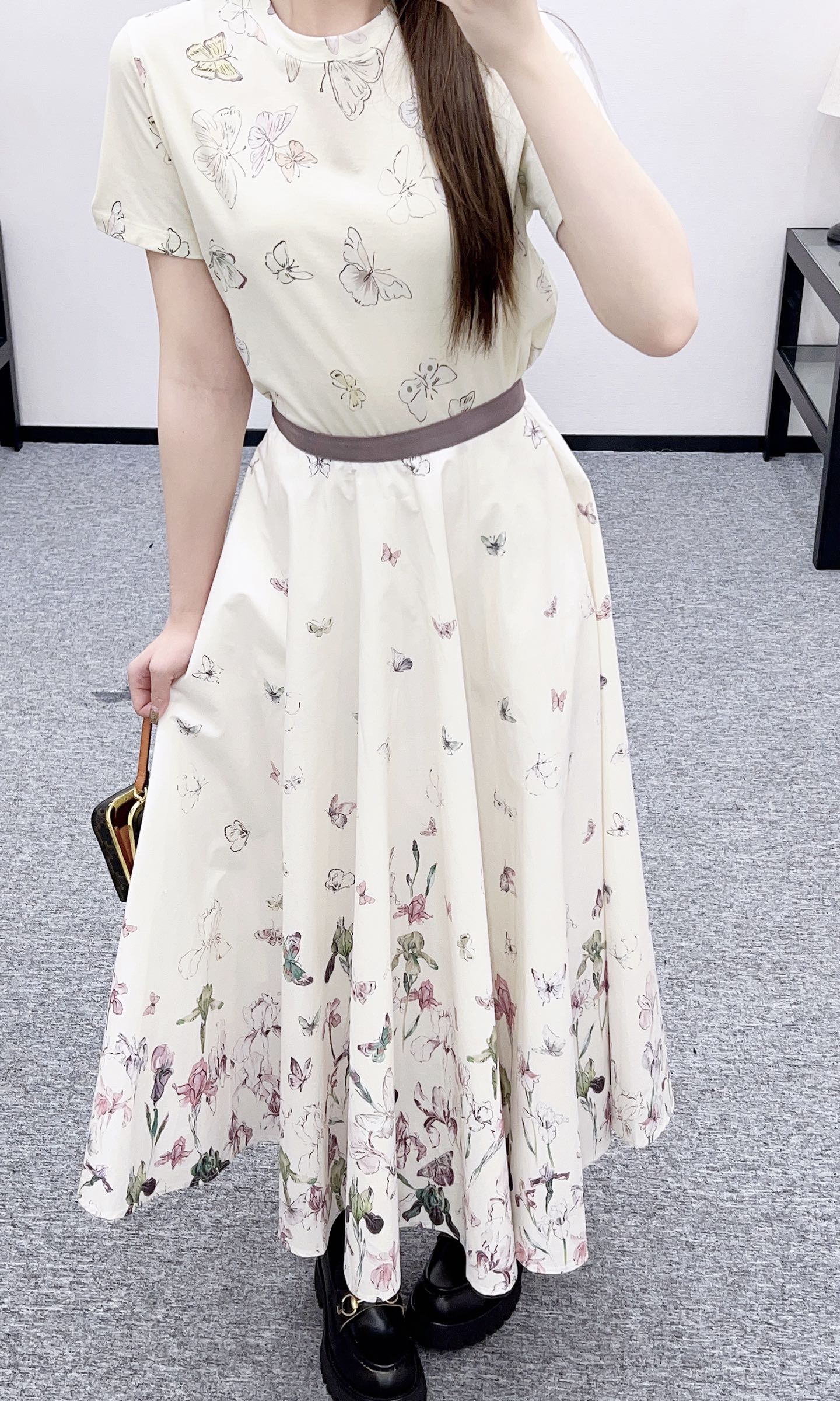 Direct spray floral umbrella shaped skirt