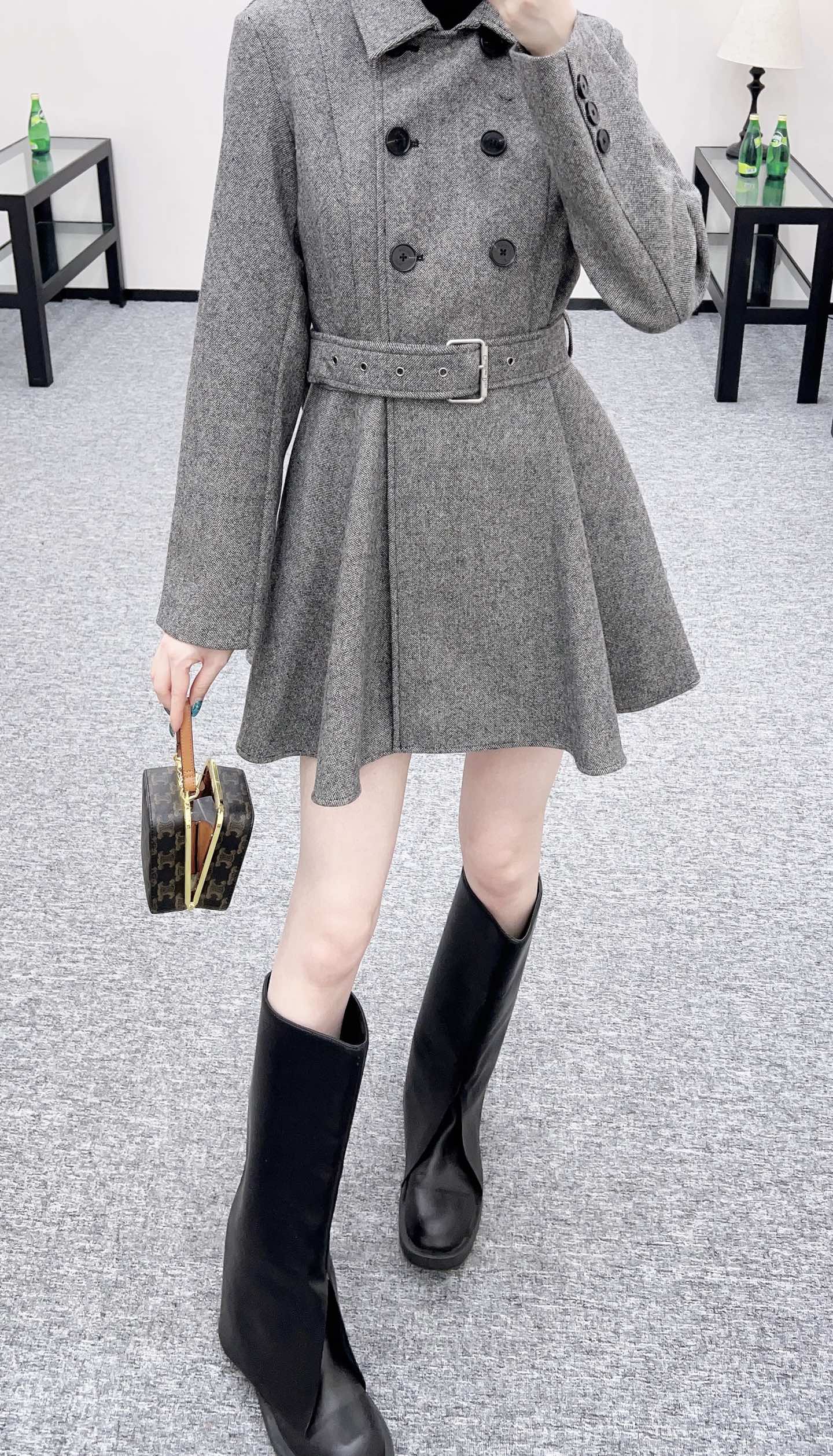 Flip collar double breasted woolen coat
