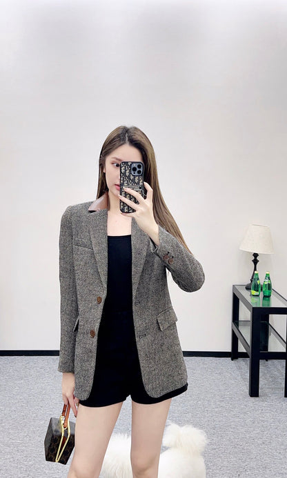 Collar cut leather silhouette suit jacket