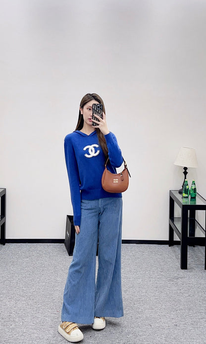 Hooded knitted sweater