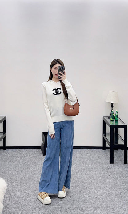 Hooded knitted sweater