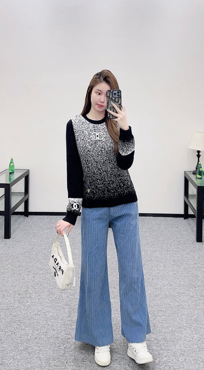 Gradient knitted pullover sweater