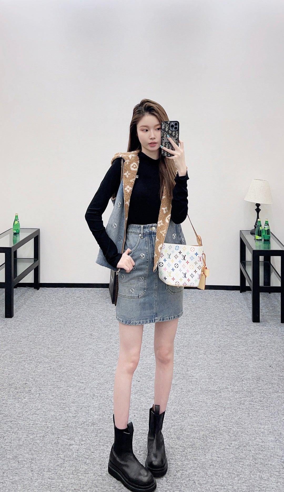 Wearing a hooded teddy lamb vest on both sides