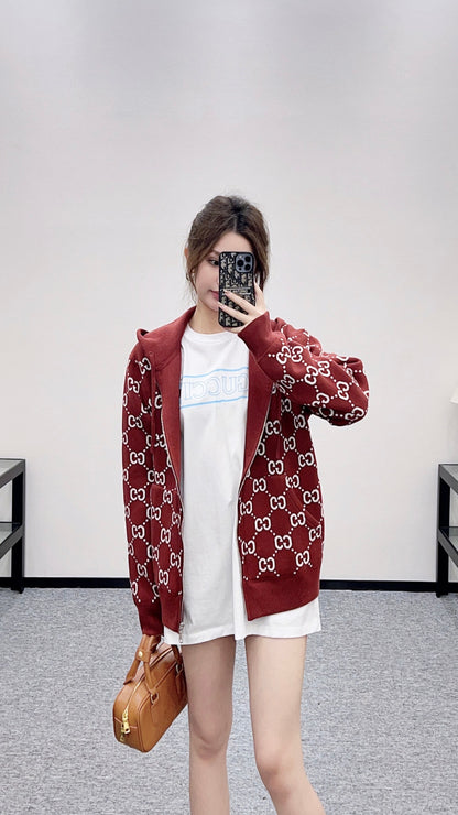 Wear a double G jacquard knitted hooded jacket on both sides