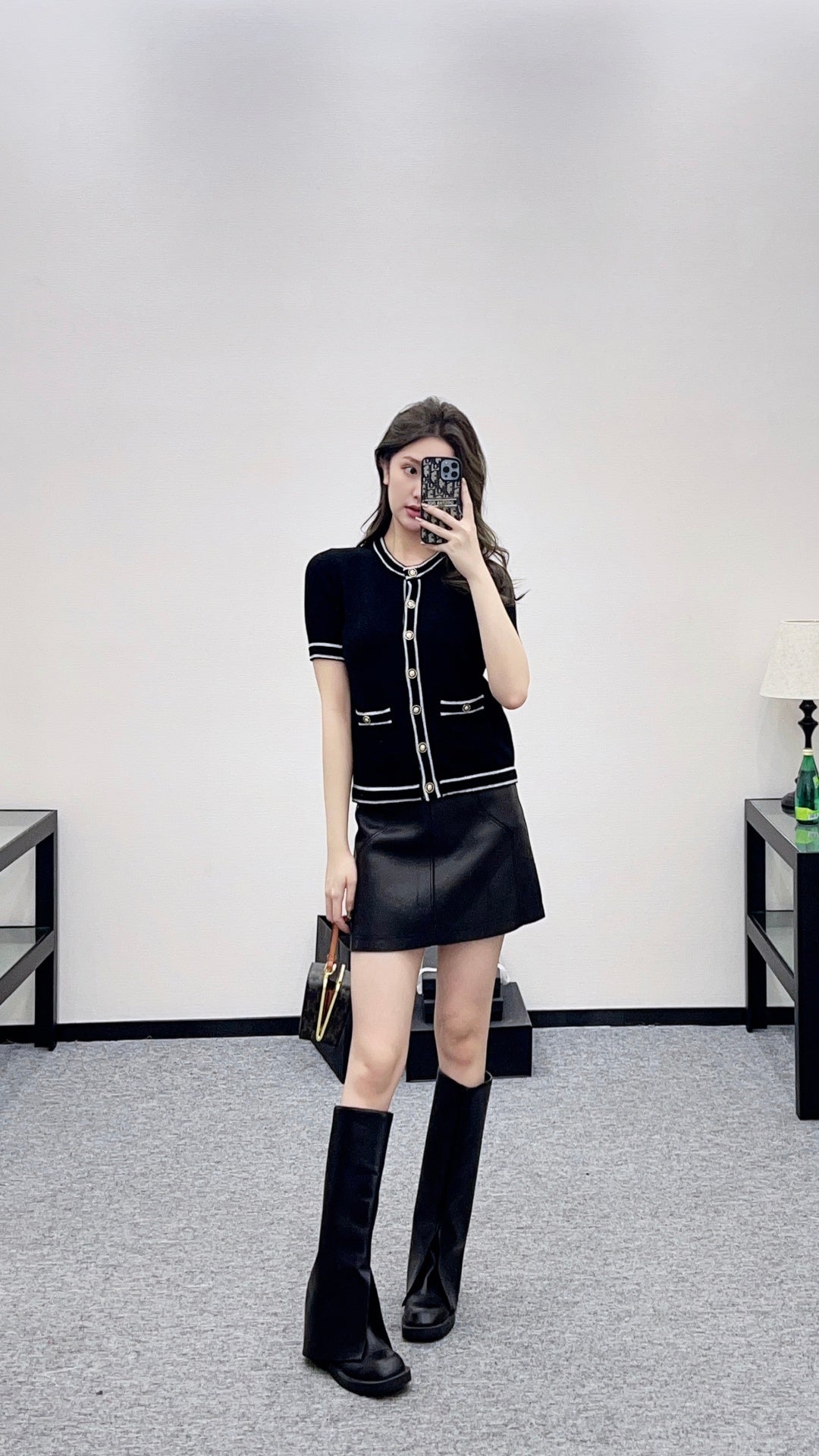 Striped edge wrapped short sleeved shirt