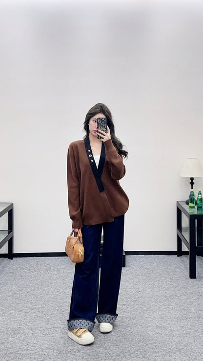 V-neck diagonal knit cardigan