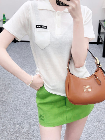 Half-open collar short-sleeved top