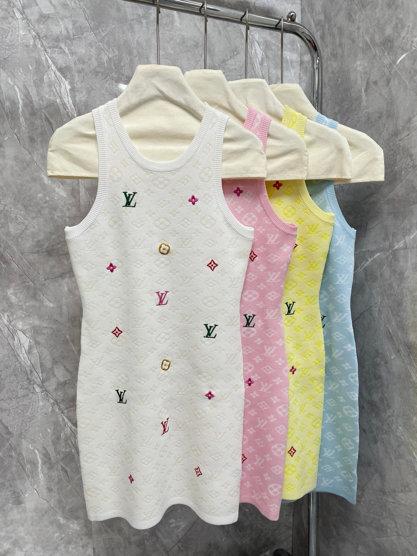 25 New Letter Logo Embroidery Concave and Concave Textured Vest Dress