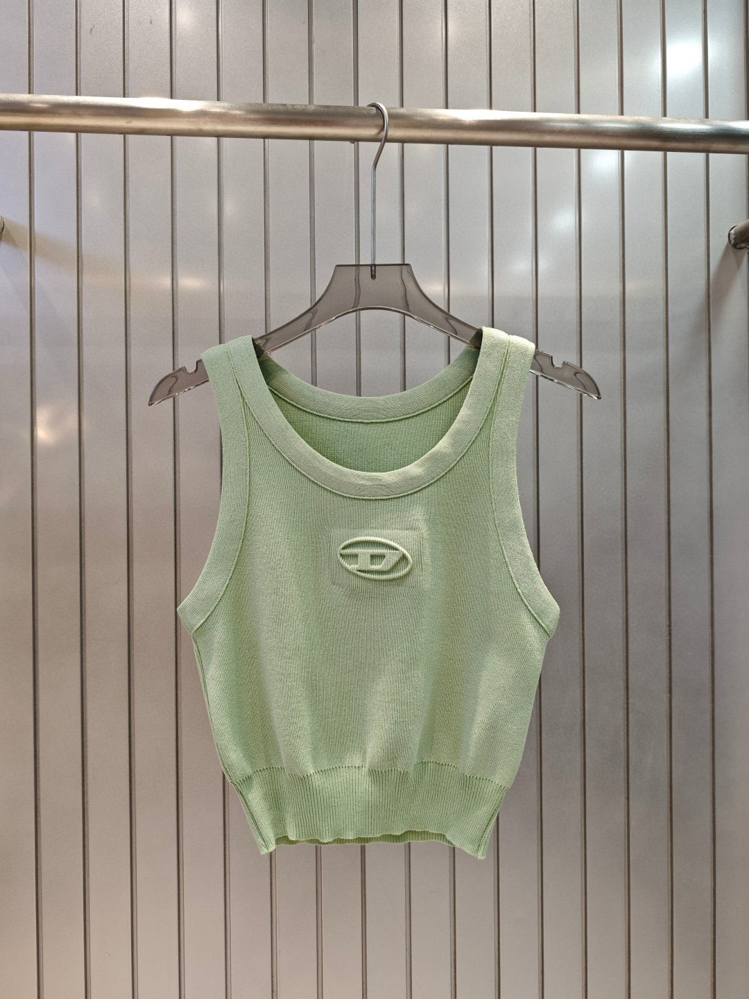 Knitted vest with 3D printed logo