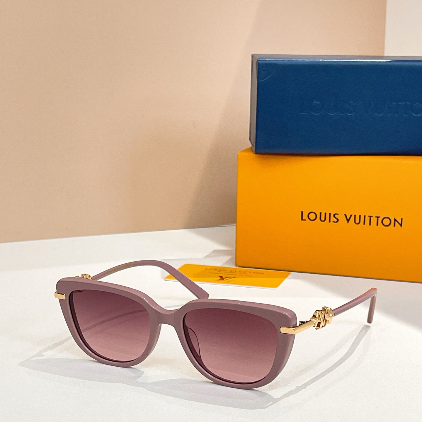 25 new Fashion sunglasses