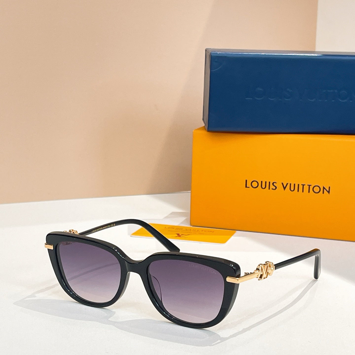 25 new Fashion sunglasses