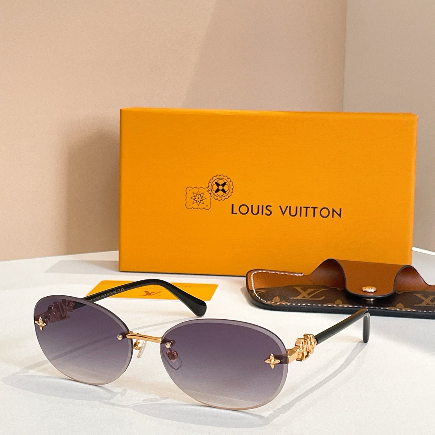 25 new Fashion sunglasses