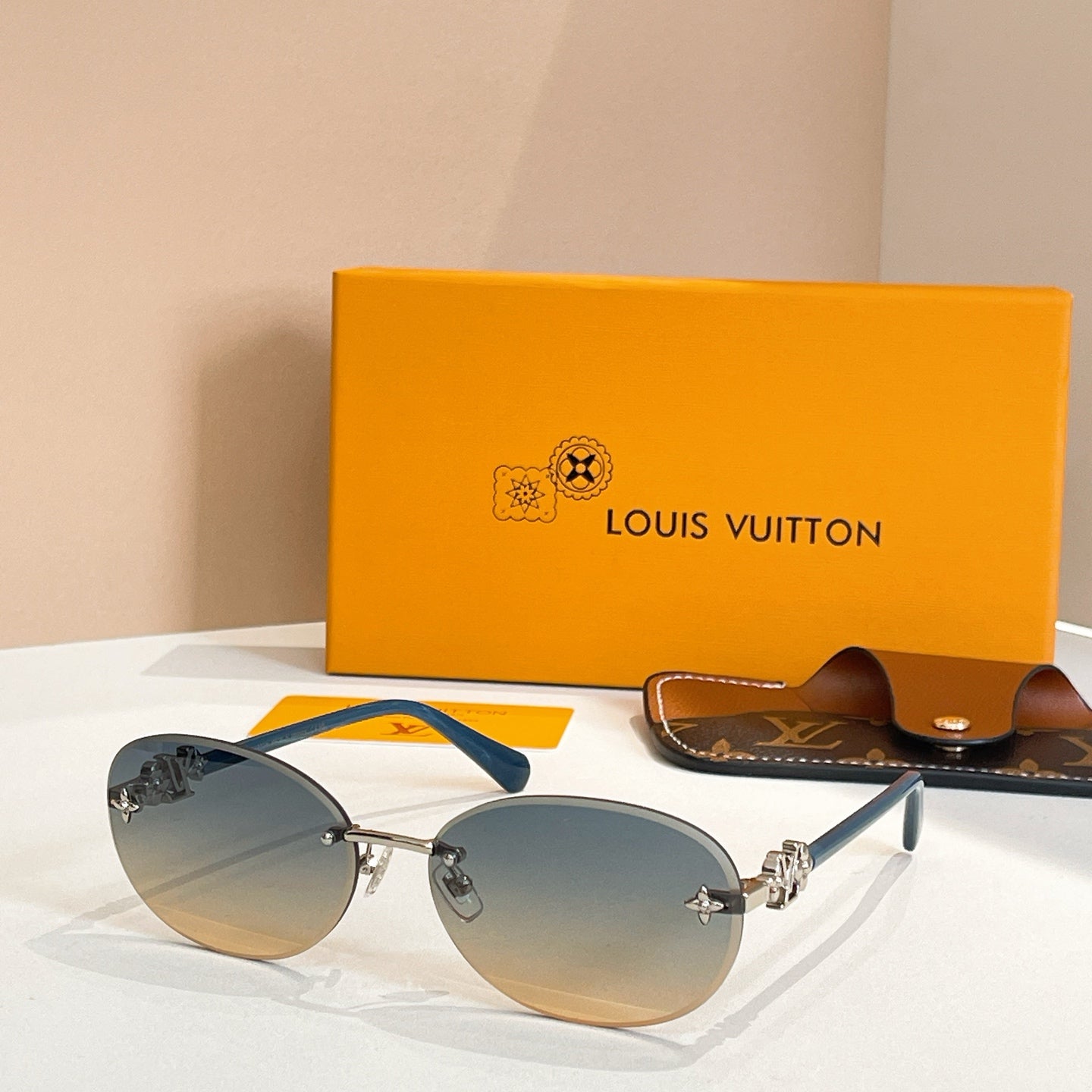 25 new Fashion sunglasses