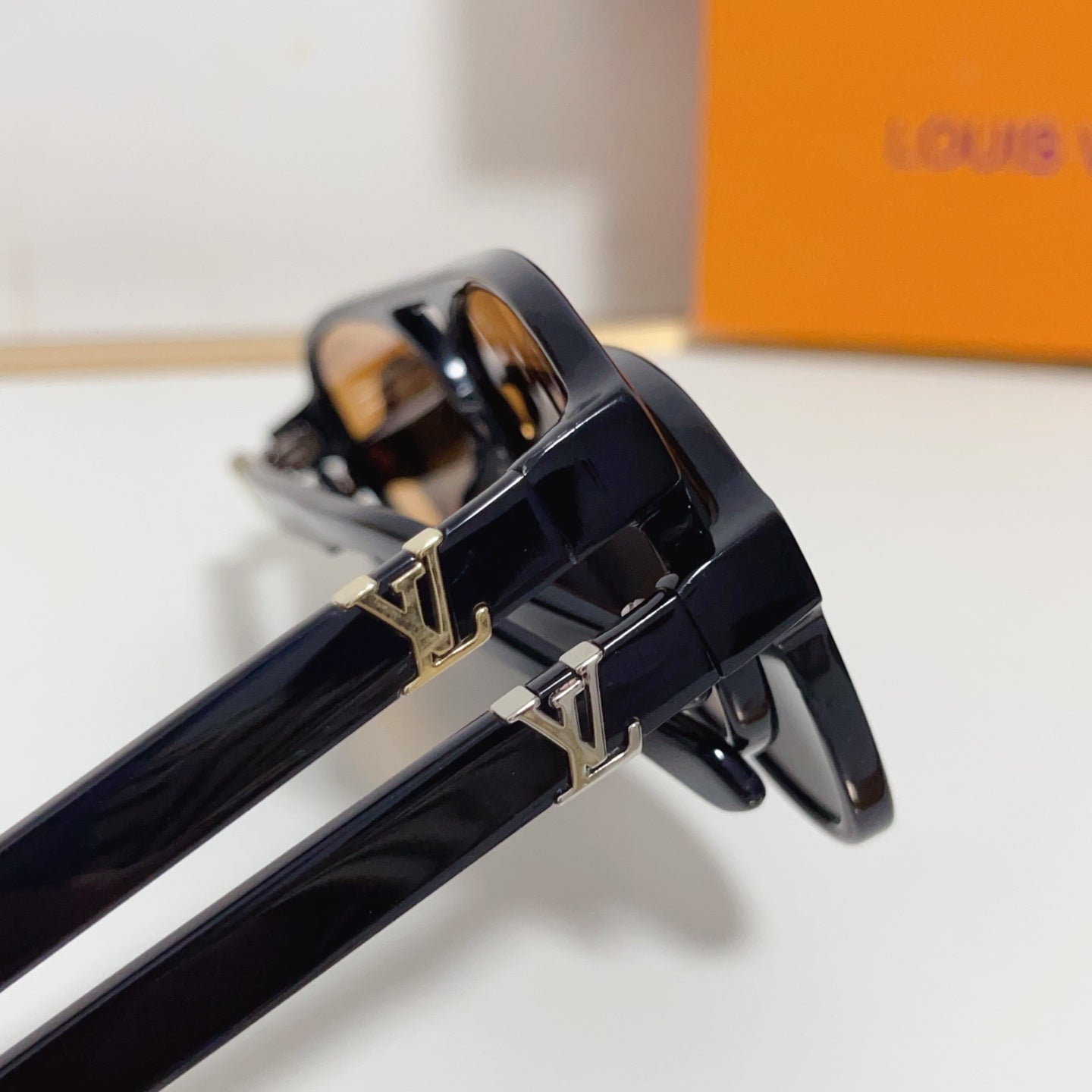 25 new Fashion sunglasses