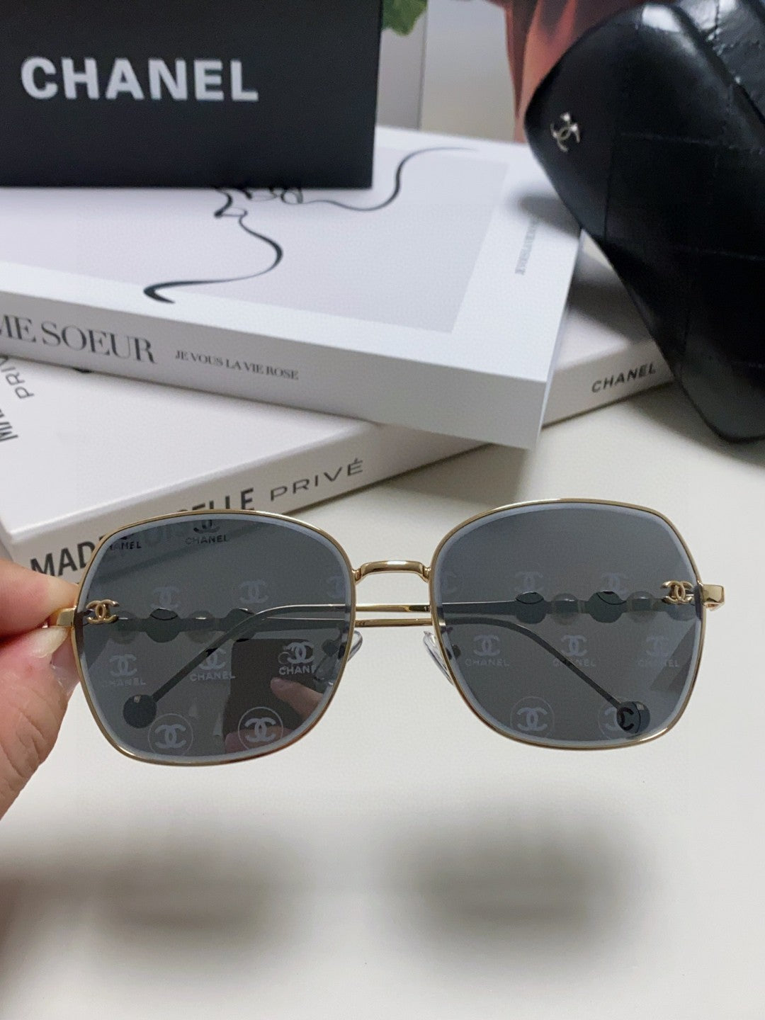 C 25 new Fashion sunglasses