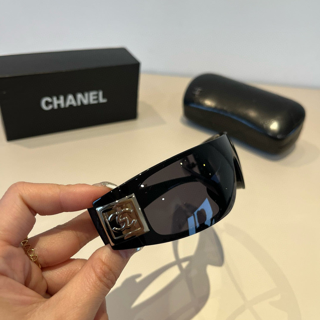 C 25 new Fashion sunglasses