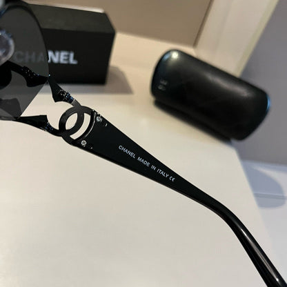 C 25 new Fashion sunglasses