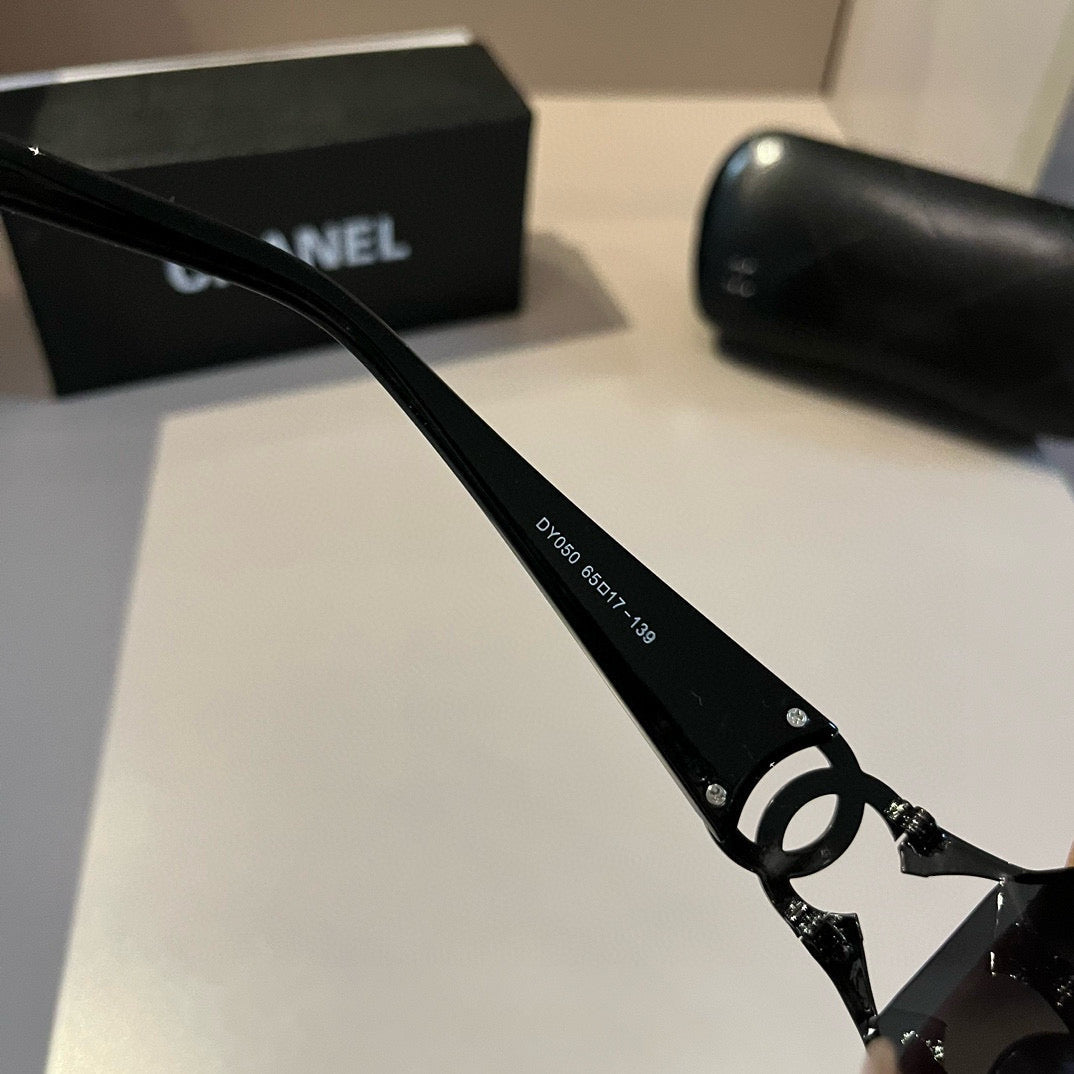 C 25 new Fashion sunglasses