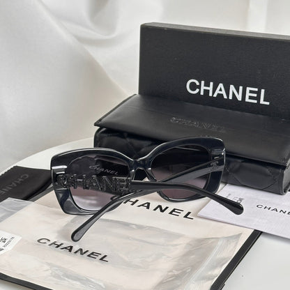 C 25 new Fashion sunglasses