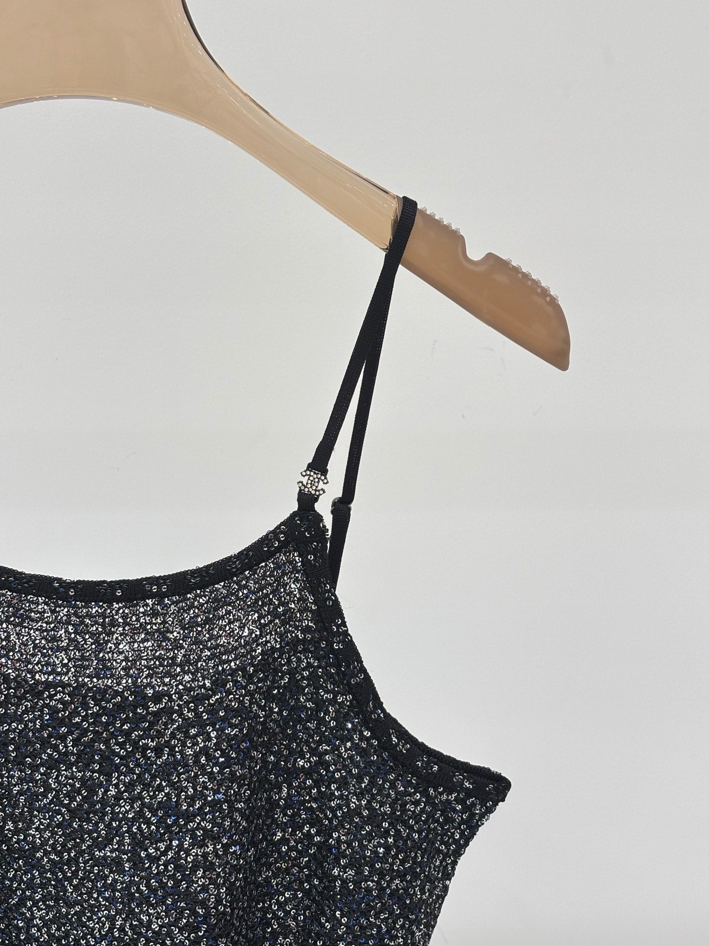 25ss Early spring new diamond button sequins decorated ruffled knitted vest