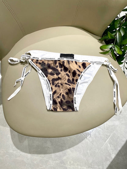 25 Leopard Print Separate Swimsuit