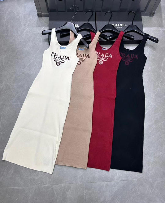 25 Summer new classic jacquard letter sleeveless knitted dress
