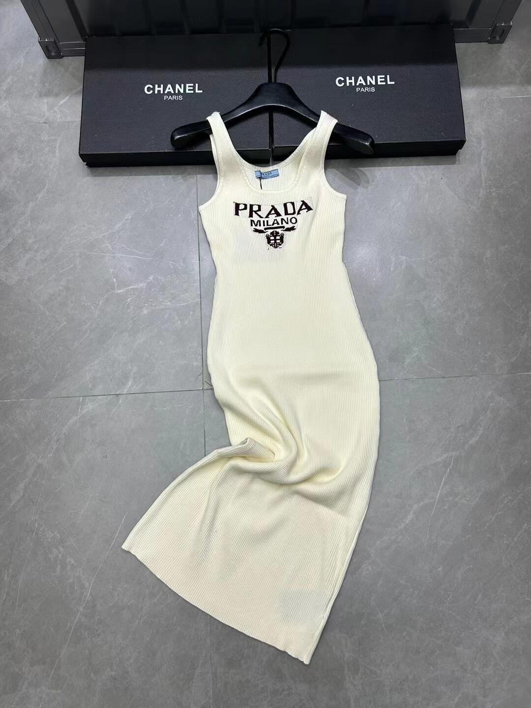 25 Summer new classic jacquard letter sleeveless knitted dress