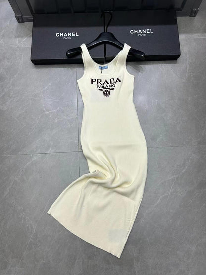 25 Summer new classic jacquard letter sleeveless knitted dress
